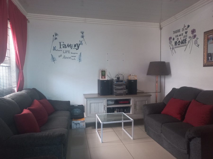 2 Bedroom Property for Sale in Belhar Western Cape